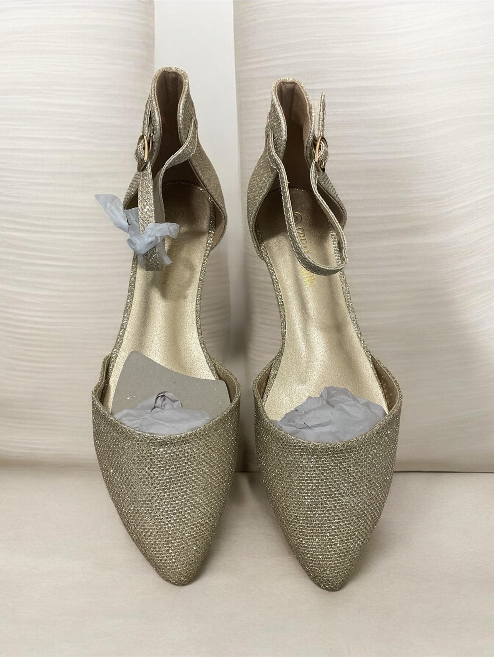 New Dream Pairs Gold glitter Ankle-Strap Pointed-Toe flats size 9